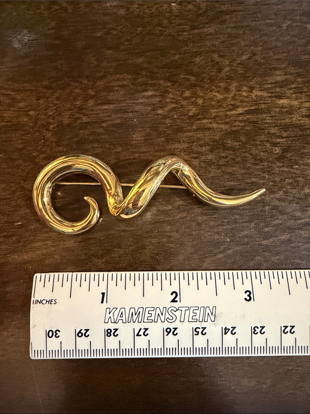 Gold Curved Swirl Brooch Pin - Women Accessories